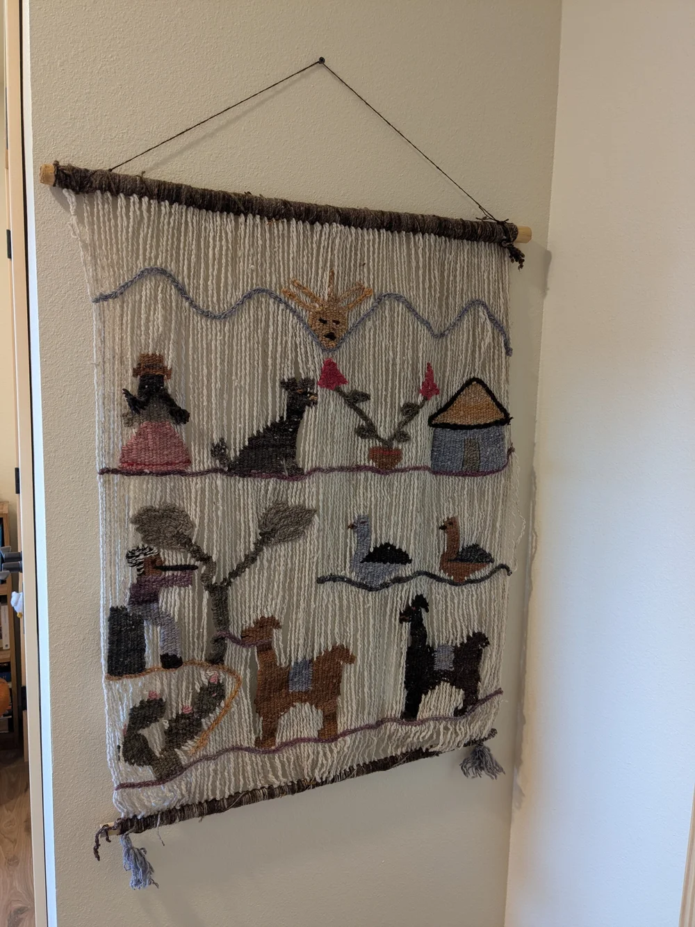 Vtg 70's Handwoven Cream Wall Hanging with Multi-Color Folk Motifs 🦙